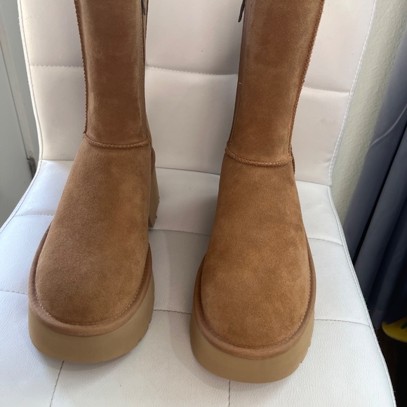 UGG Women’s Classic Twin Seam New Heights Boot - Picture 3 of 12